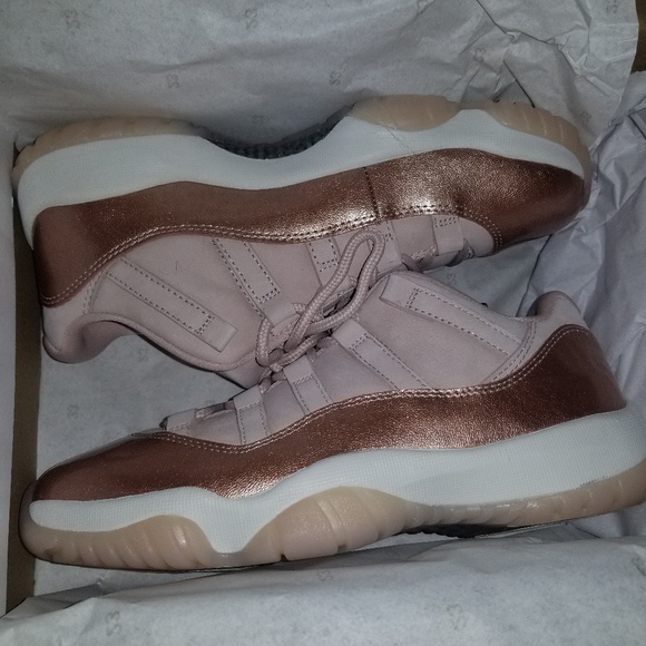womens rose gold jordans